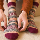 Mens Thick Winter Wool Socks Soft Warm Socks Casual Crew Socks Red