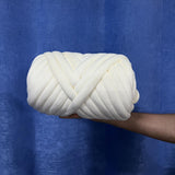 Maxbell Chunky Yarn Durable Comfortable for Crocheting Hand Knitting Weaving White