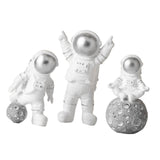 Maxbell 3 Pieces Modern Spaceman Figurines Astronaut Statue for Office Bedroom Table Argent
